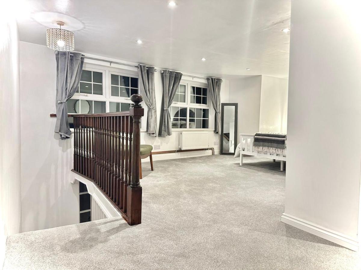 Cosy One Bedroom Apartment Trowbridge Exterior photo